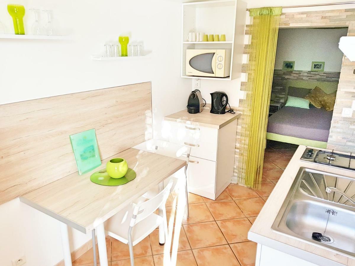 Colombier Apartment *
